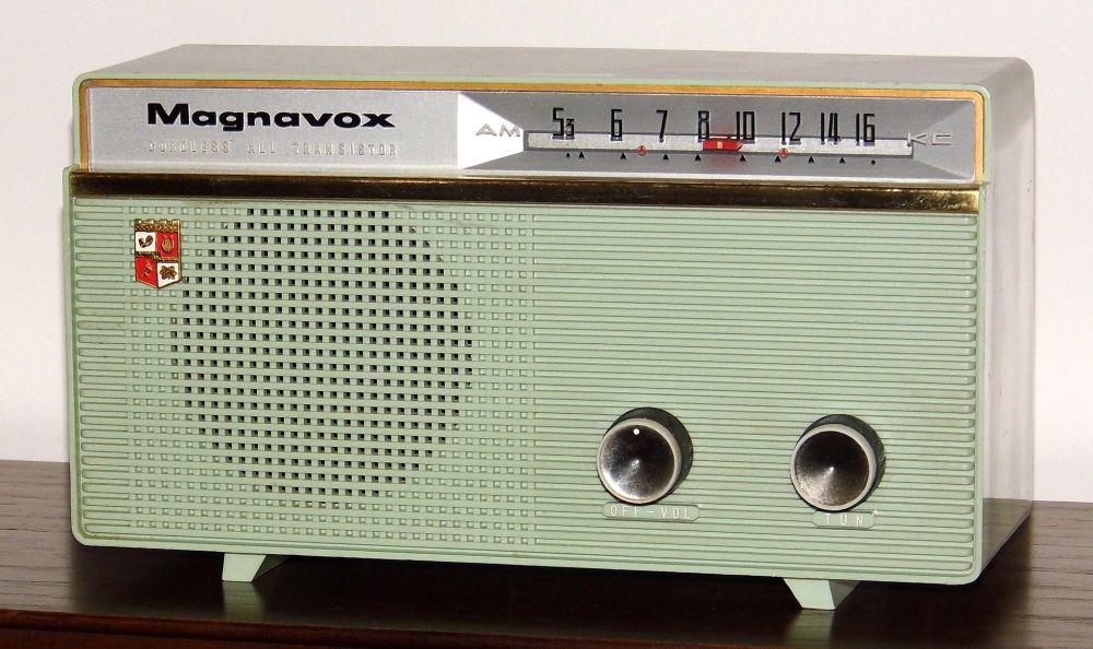 Magnavox Cordless 6-Transistor Radio, Model AT-61